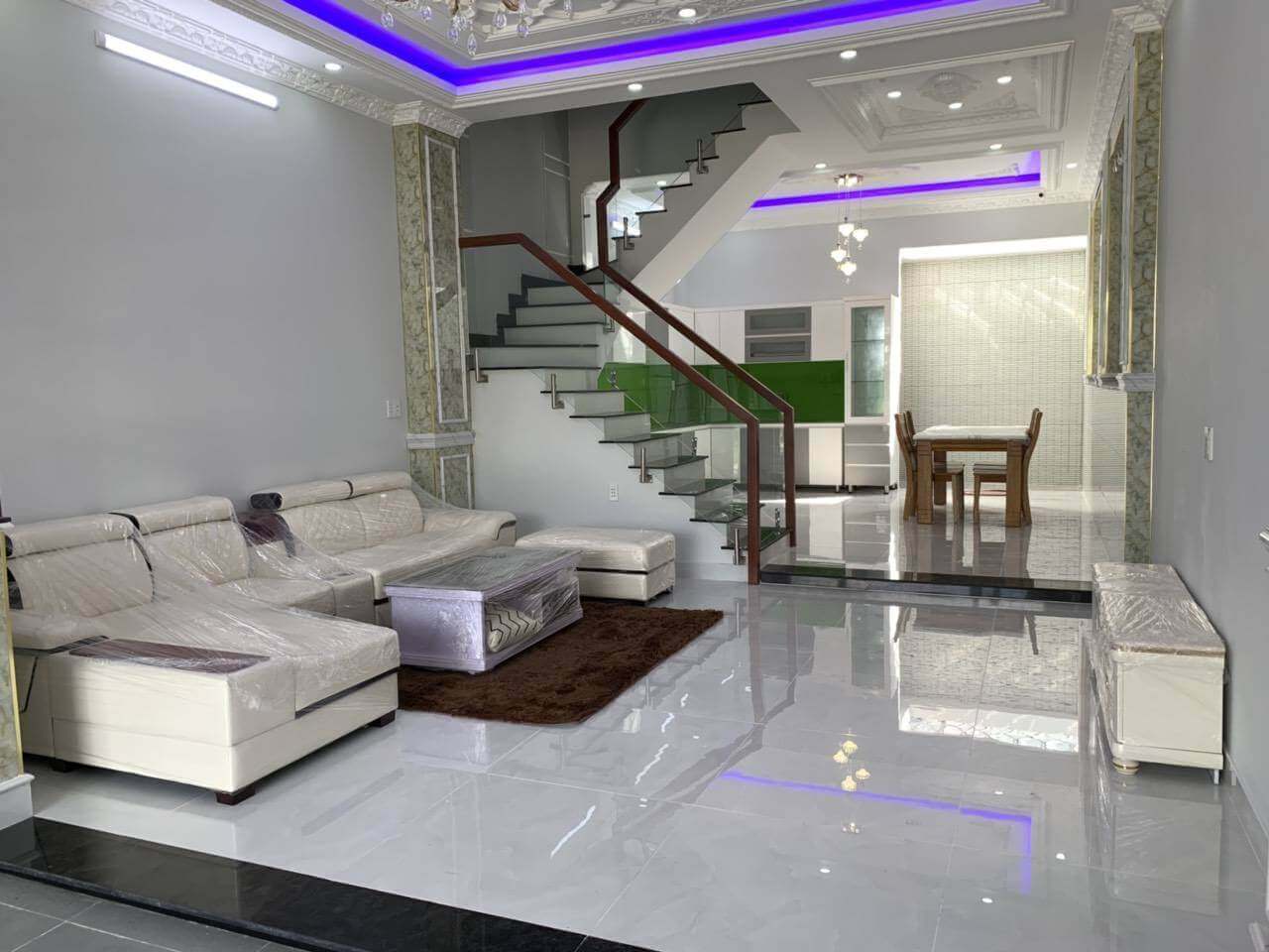 Nhà mặt tiền đường N8 dự án Green Riverside