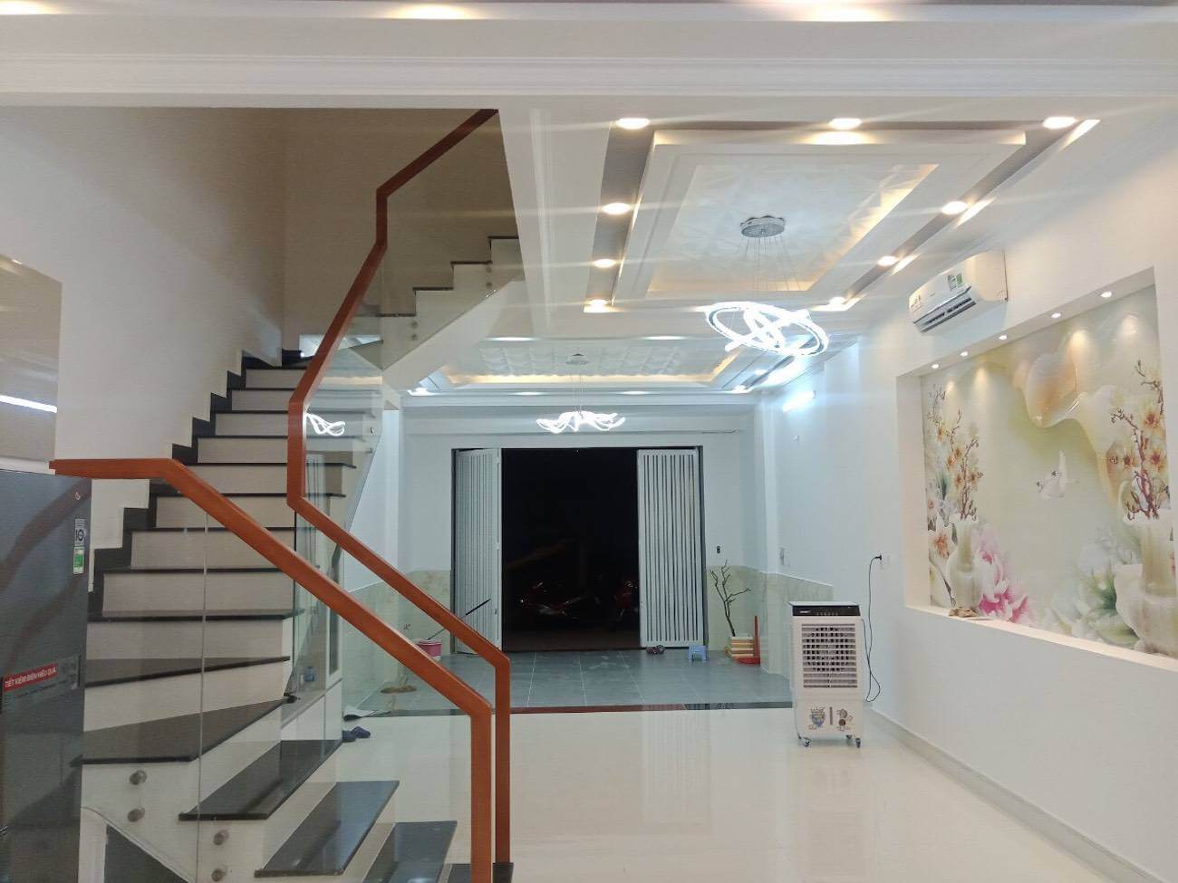 Bán nhà mặt tiền đường N7 dự án Green Riverside