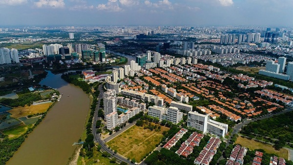 Khu Nam Sài Gòn - điểm nút giao thương với các vùng lân cận - vụt sáng trở thành “đòn bẩy” kích thích đầu tư những năm gần đây